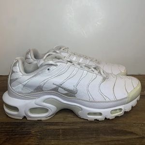 Nike Air Max Plus TN “Triple White” Men’s Size 8.5-Metallic Silver